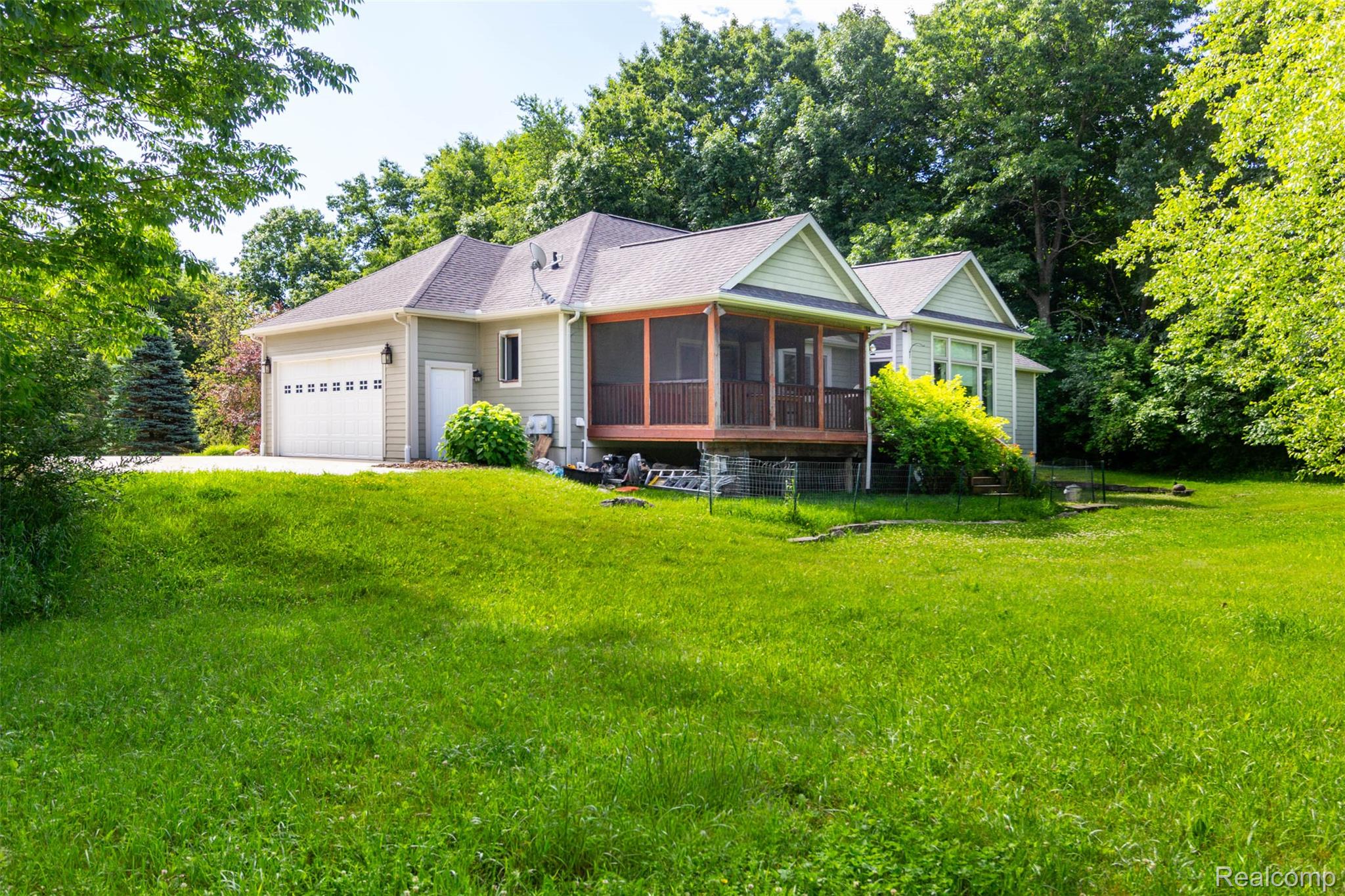 9887 Hadley Road Clarkston, MI 48348 - Photo 38 of 56 yard (4).jpg