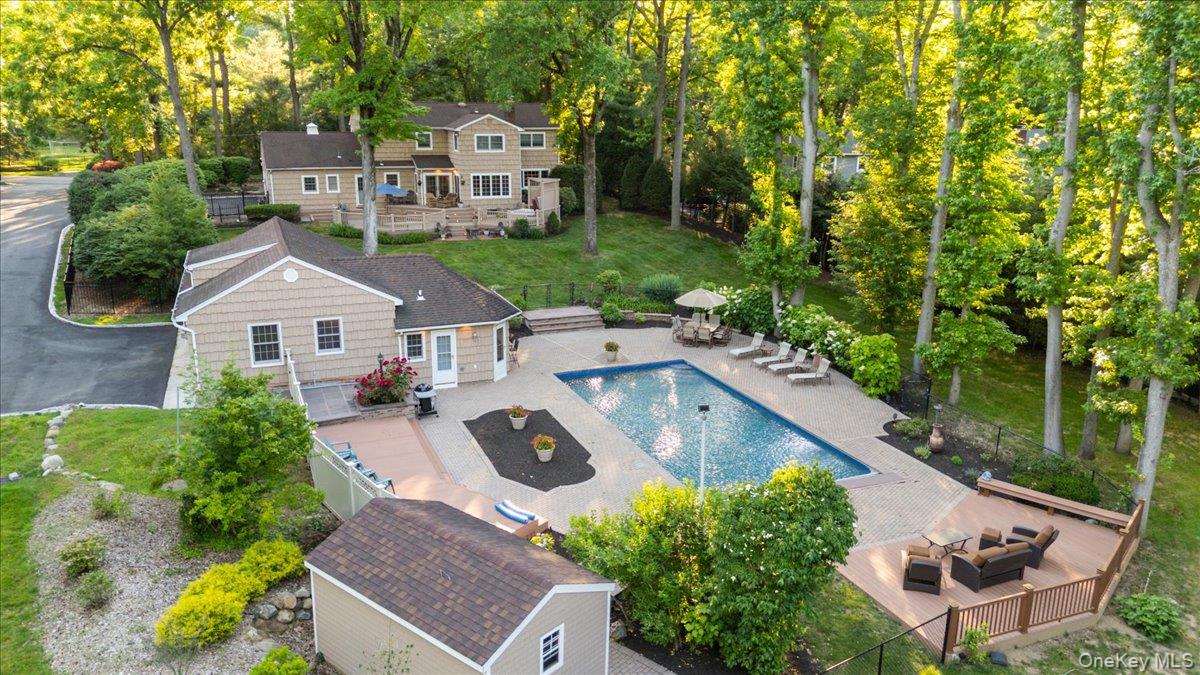 96 Plainview Road Woodbury, NY 11797 - Photo 1 of 38