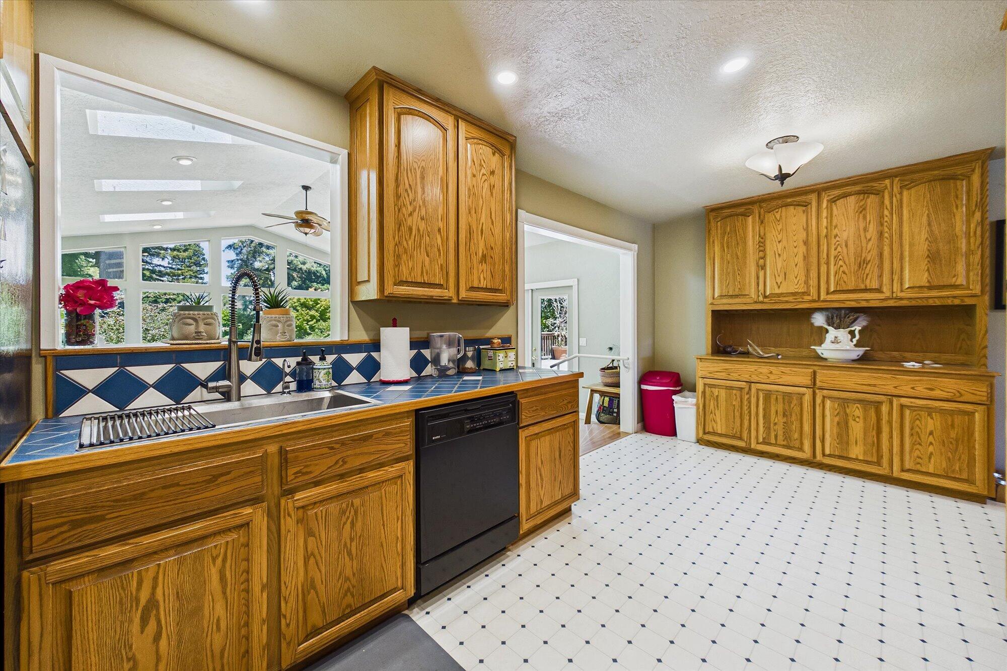 2105 Hurst Road Eureka, CA 95503 - Photo 16 of 54