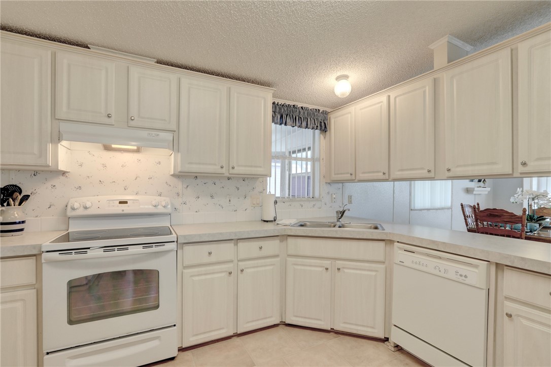 7664 Chasta Road Micco, FL 32976 - Photo 8 of 26
