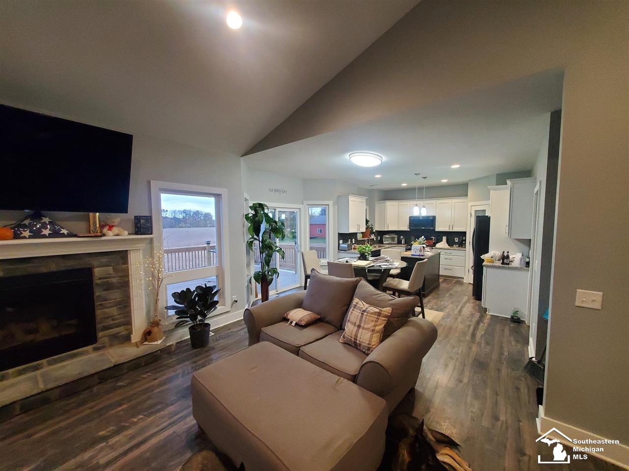 1033 East Samaria Road Erie, MI 48133 - Photo 4 of 18