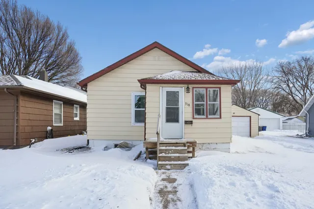 $192,000 | 318 12th Street North, Moorhead, MN 56560