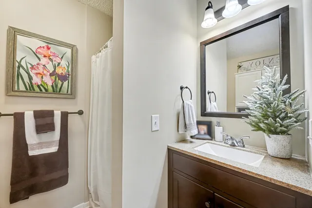 $208,400 | 8940 Neill Lake Road, Unit 132, Eden Prairie, MN 55347