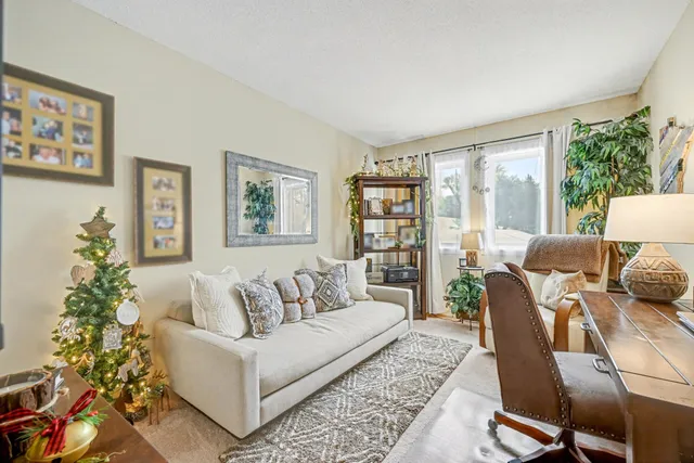 $208,400 | 8940 Neill Lake Road, Unit 132, Eden Prairie, MN 55347