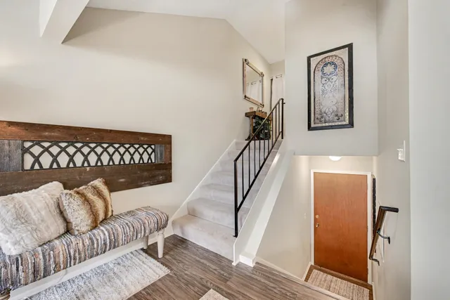 $208,400 | 8940 Neill Lake Road, Unit 132, Eden Prairie, MN 55347