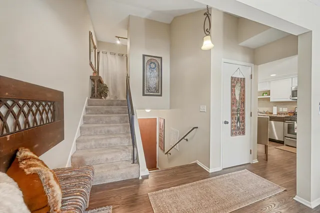 $208,400 | 8940 Neill Lake Road, Unit 132, Eden Prairie, MN 55347