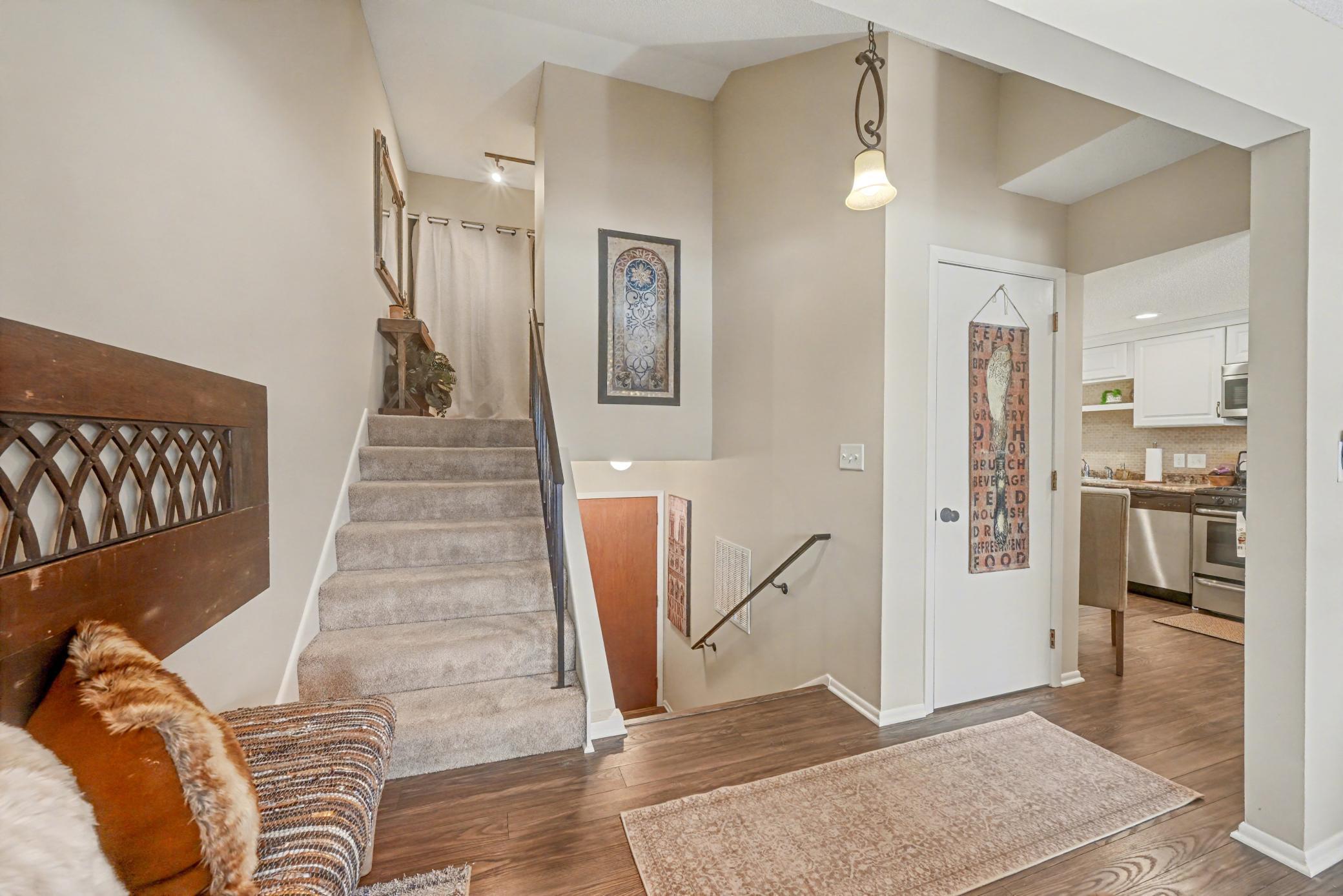 8940 Neill Lake Road, Unit 132 Eden Prairie, MN 55347 - Photo 3 of 22