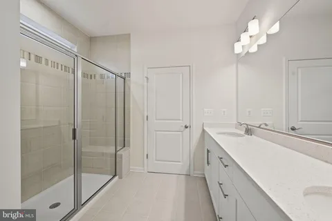 a view of front a house with a yard