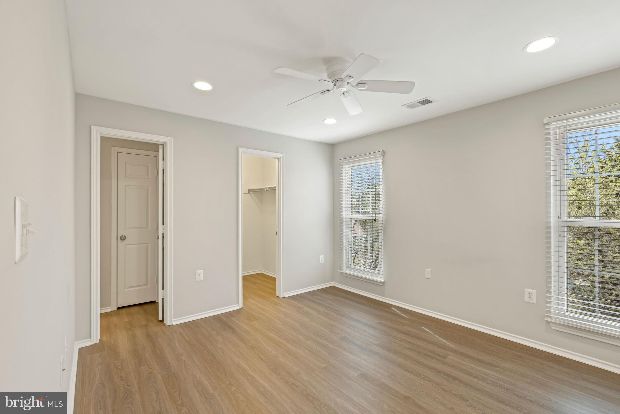 21029 Timber Ridge Terrace, Unit 301 Ashburn, VA 20147 - Photo 15 of 23