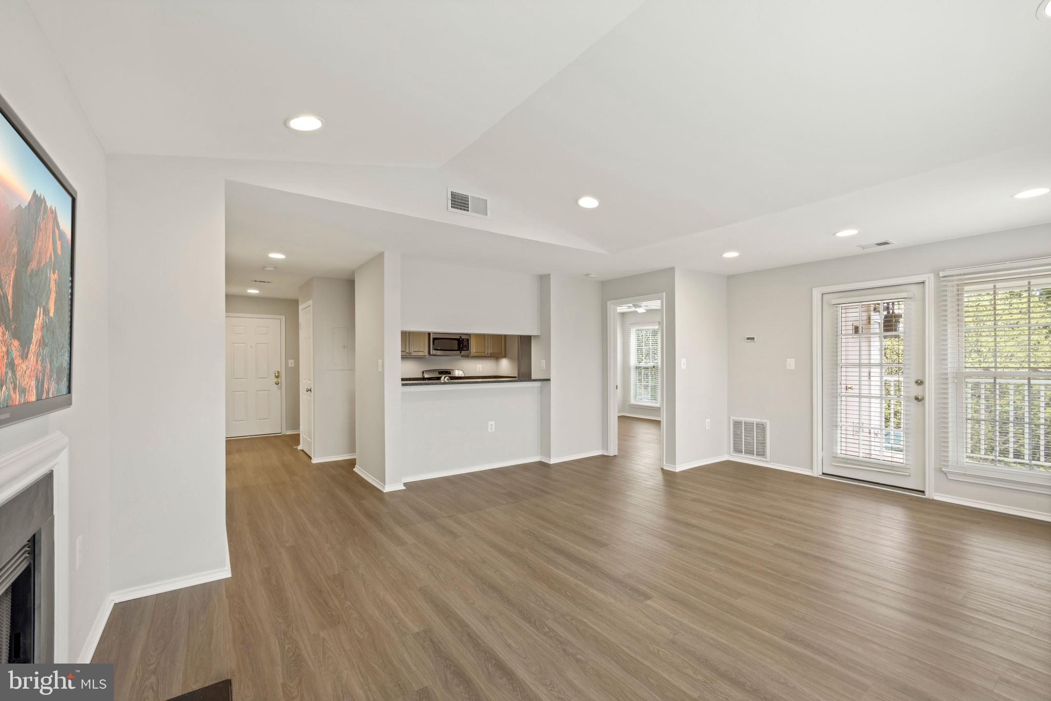 21029 Timber Ridge Terrace, Unit 301 Ashburn, VA 20147 - Photo 2 of 23