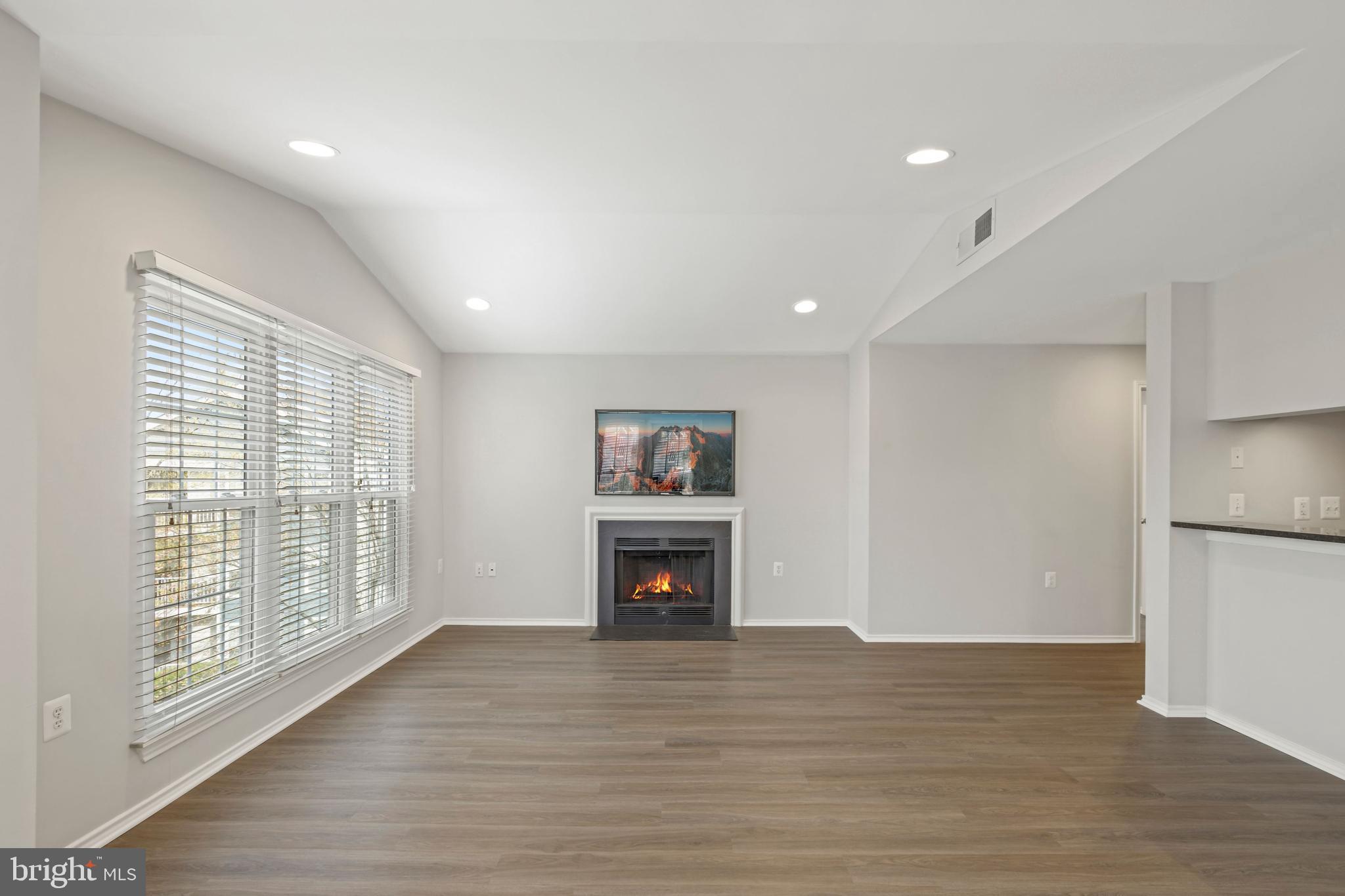 21029 Timber Ridge Terrace, Unit 301 Ashburn, VA 20147 - Photo 9 of 23