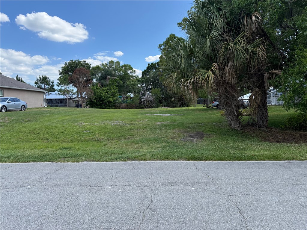 949 Riviera Avenue Sebastian, FL 32958 - Photo 3 of 7