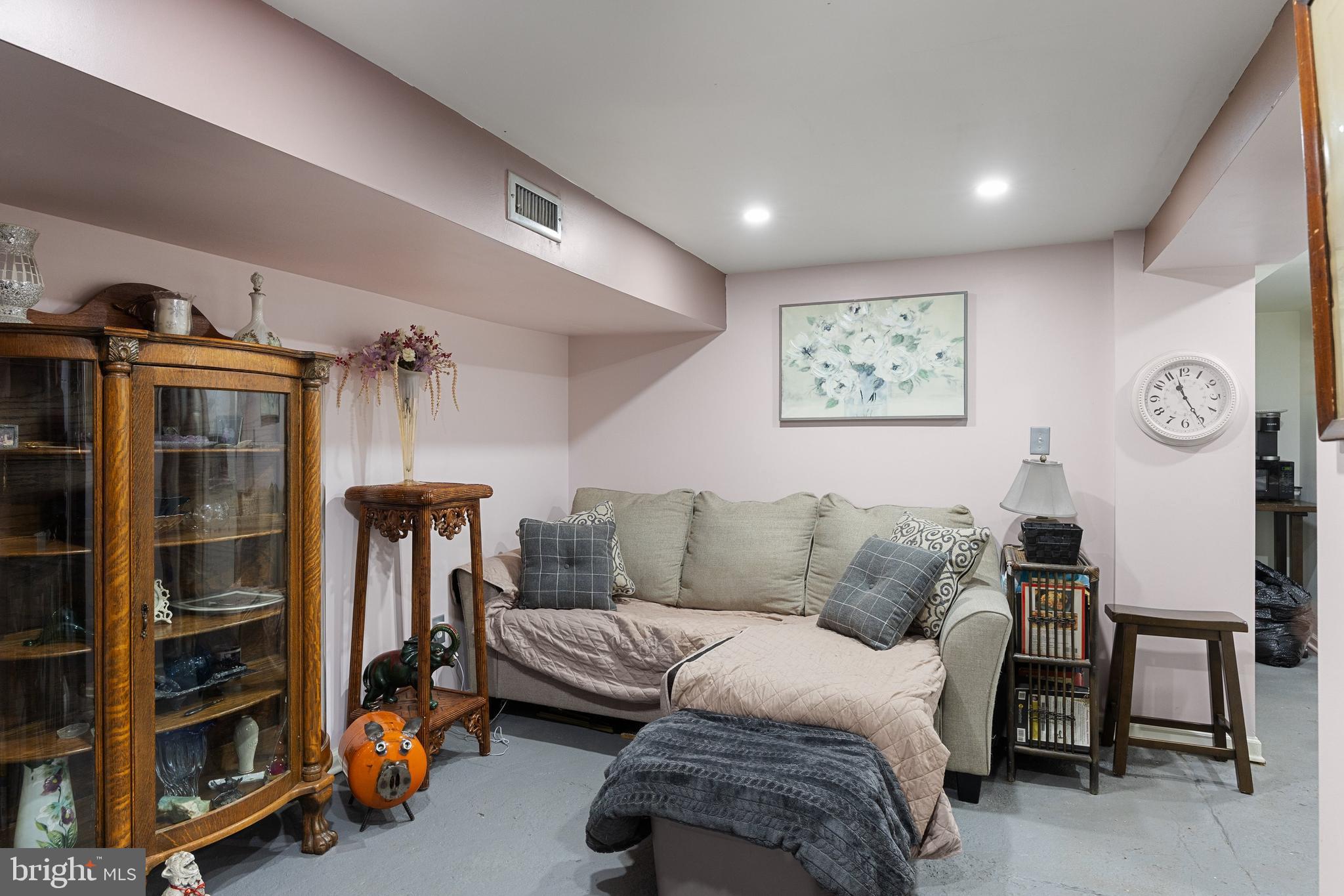 2820 Kansas Road Camden, NJ 08104 - Photo 23 of 32 Basement Living Room