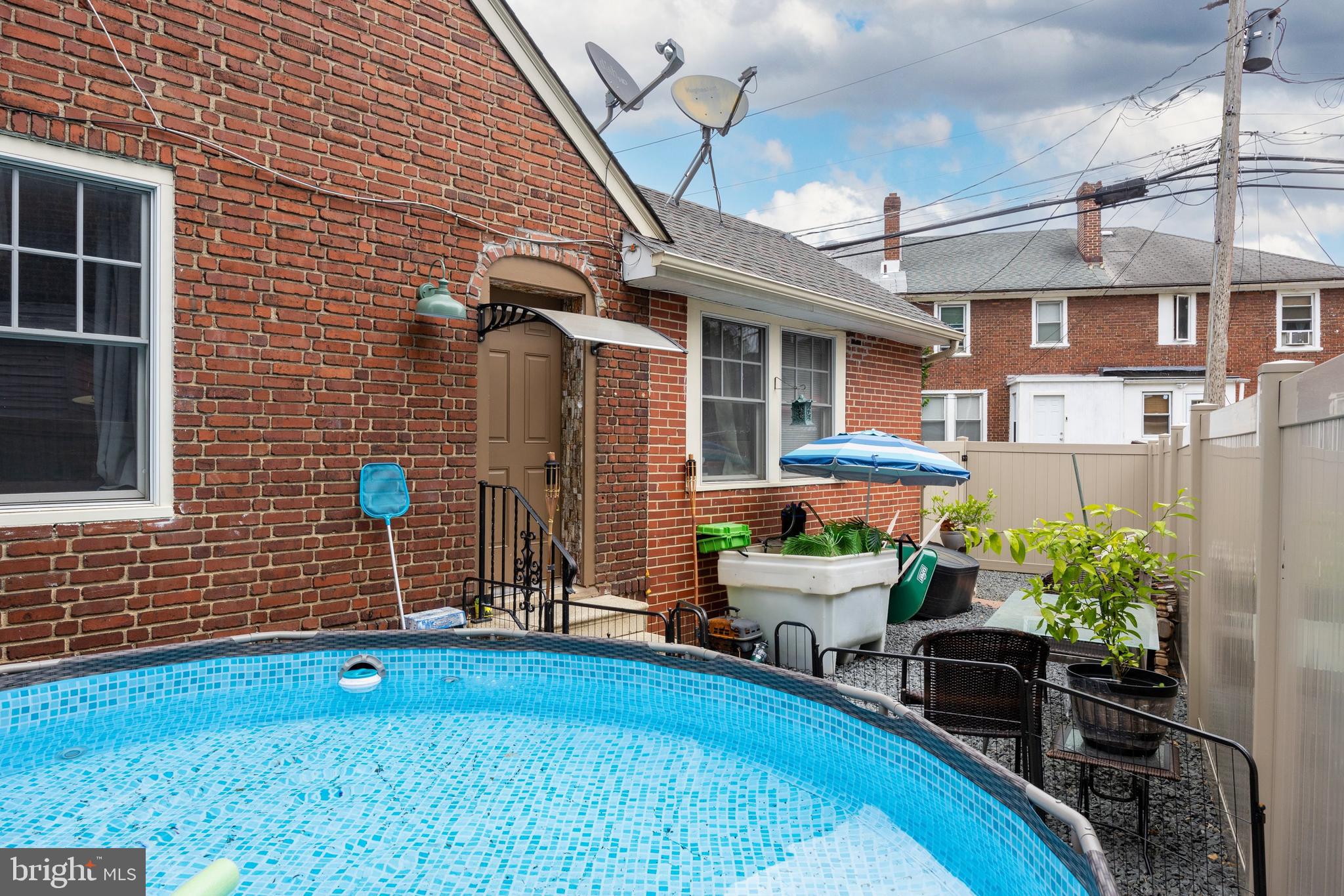 2820 Kansas Road Camden, NJ 08104 - Photo 31 of 32 Side Yard Pool