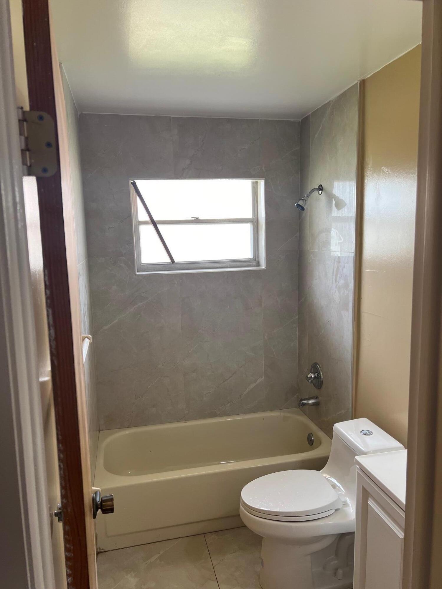 2314 Harding Street, Unit A Hollywood, FL 33020 - Photo 5 of 12 IMG_9999