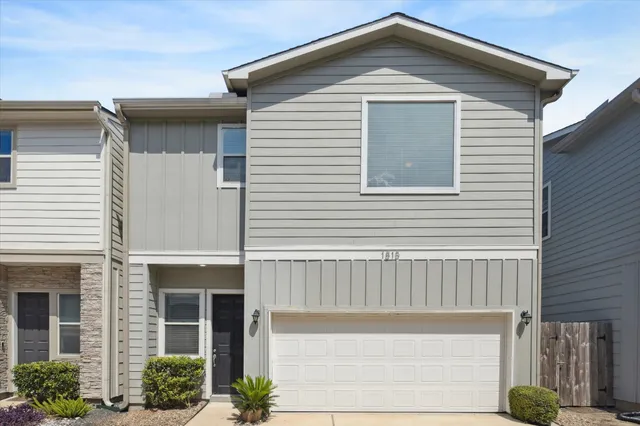 $2,700 | 1815 Crestdale Drive, Houston, TX 77080