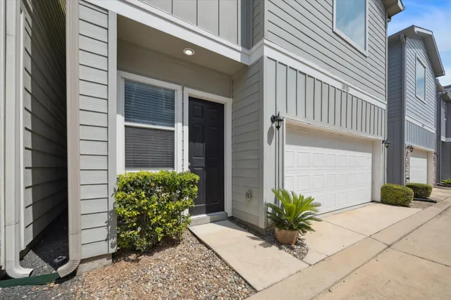 $2,700 | 1815 Crestdale Drive, Houston, TX 77080