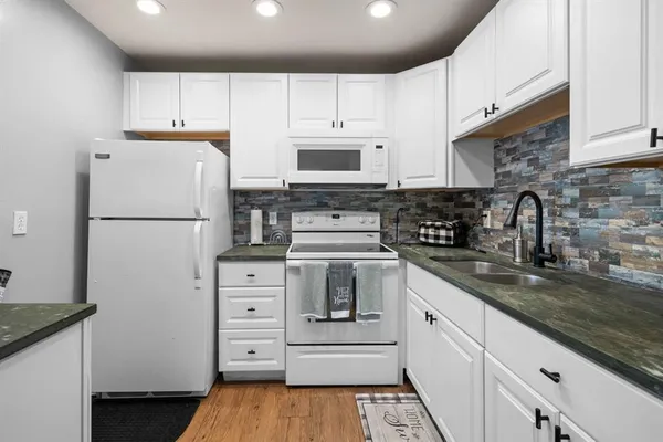 $1,500 | 1802 Bedford Terrace, Unit 182, Sun City Center, FL 33573