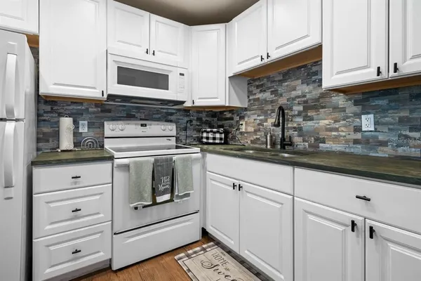 $1,500 | 1802 Bedford Terrace, Unit 182, Sun City Center, FL 33573