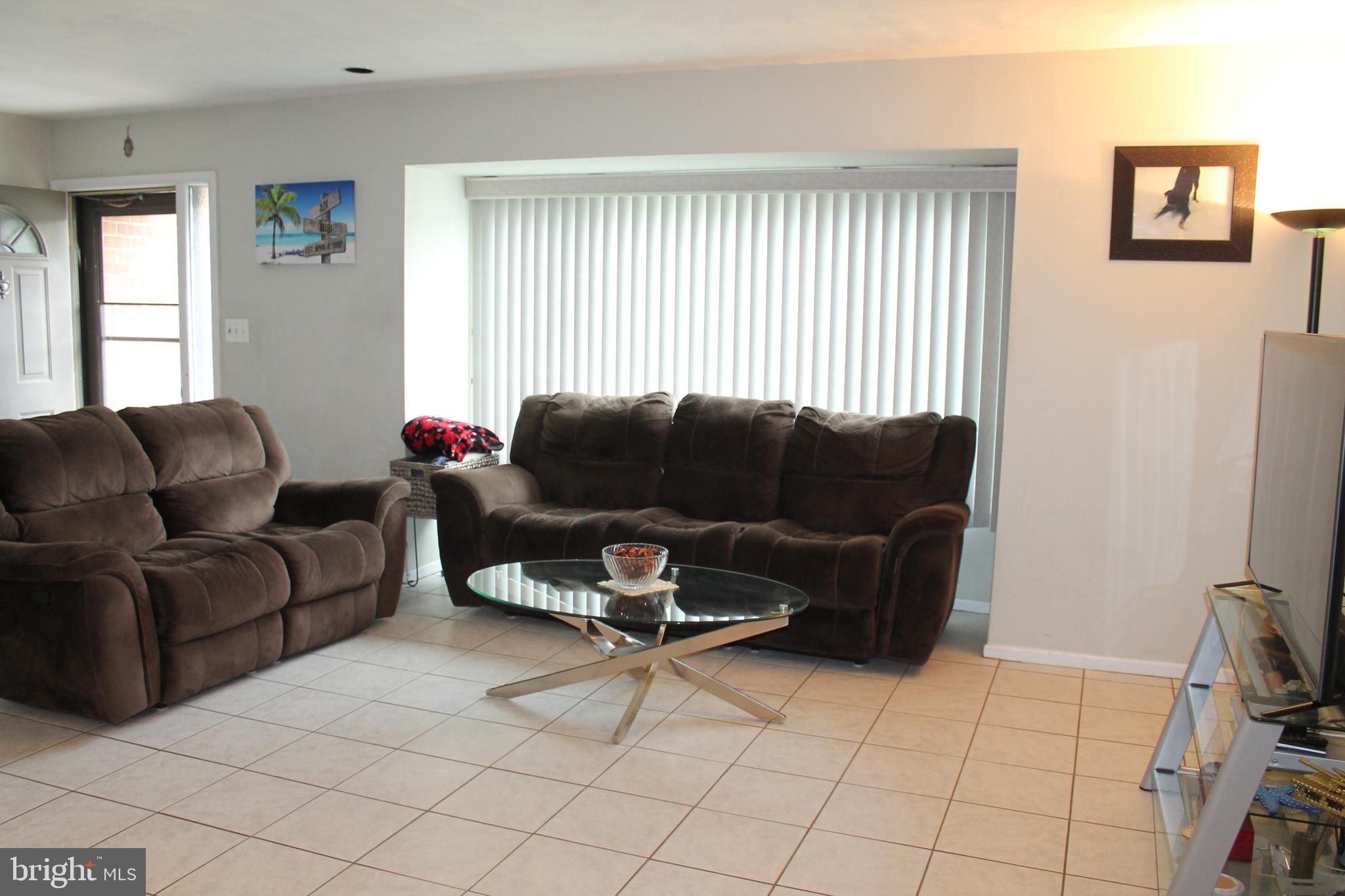 288 Bolton Road East Windsor, NJ 08520 - Photo 15 of 28 Livingroom