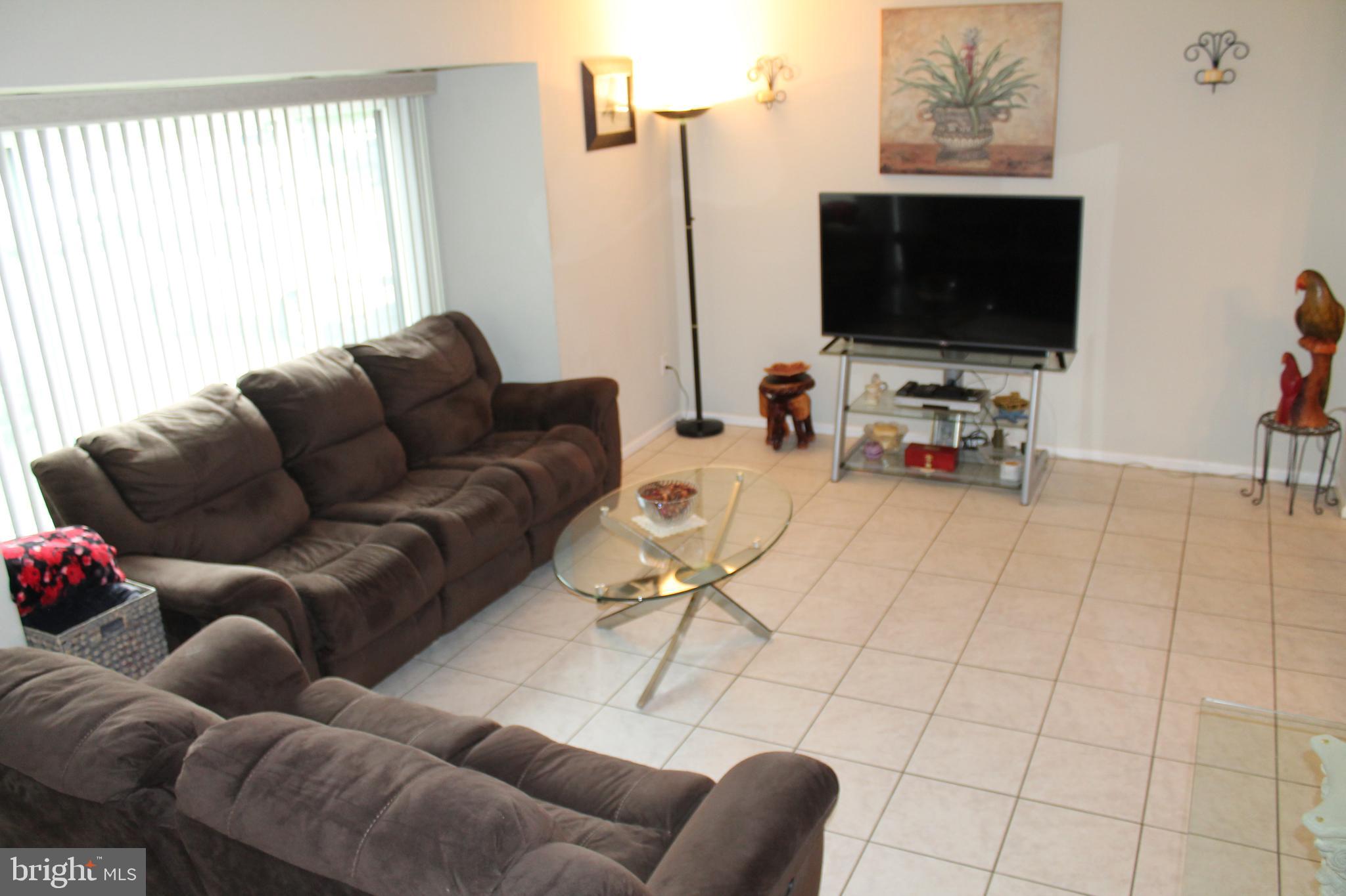 288 Bolton Road East Windsor, NJ 08520 - Photo 16 of 28 Livingroom
