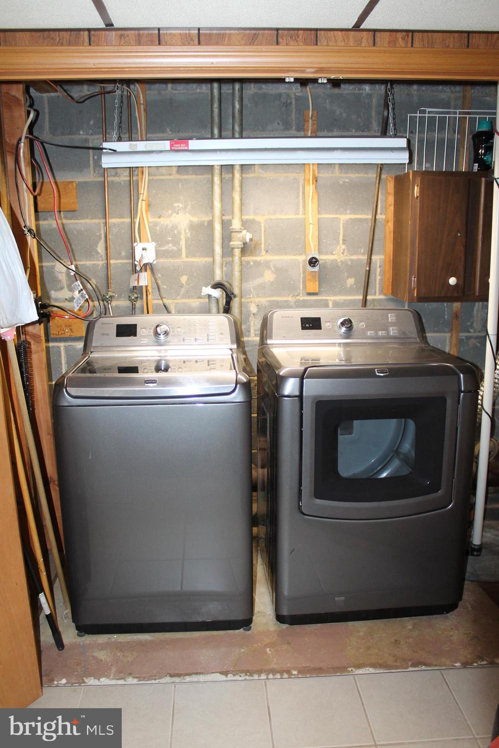 288 Bolton Road East Windsor, NJ 08520 - Photo 23 of 28 Washer and dryer