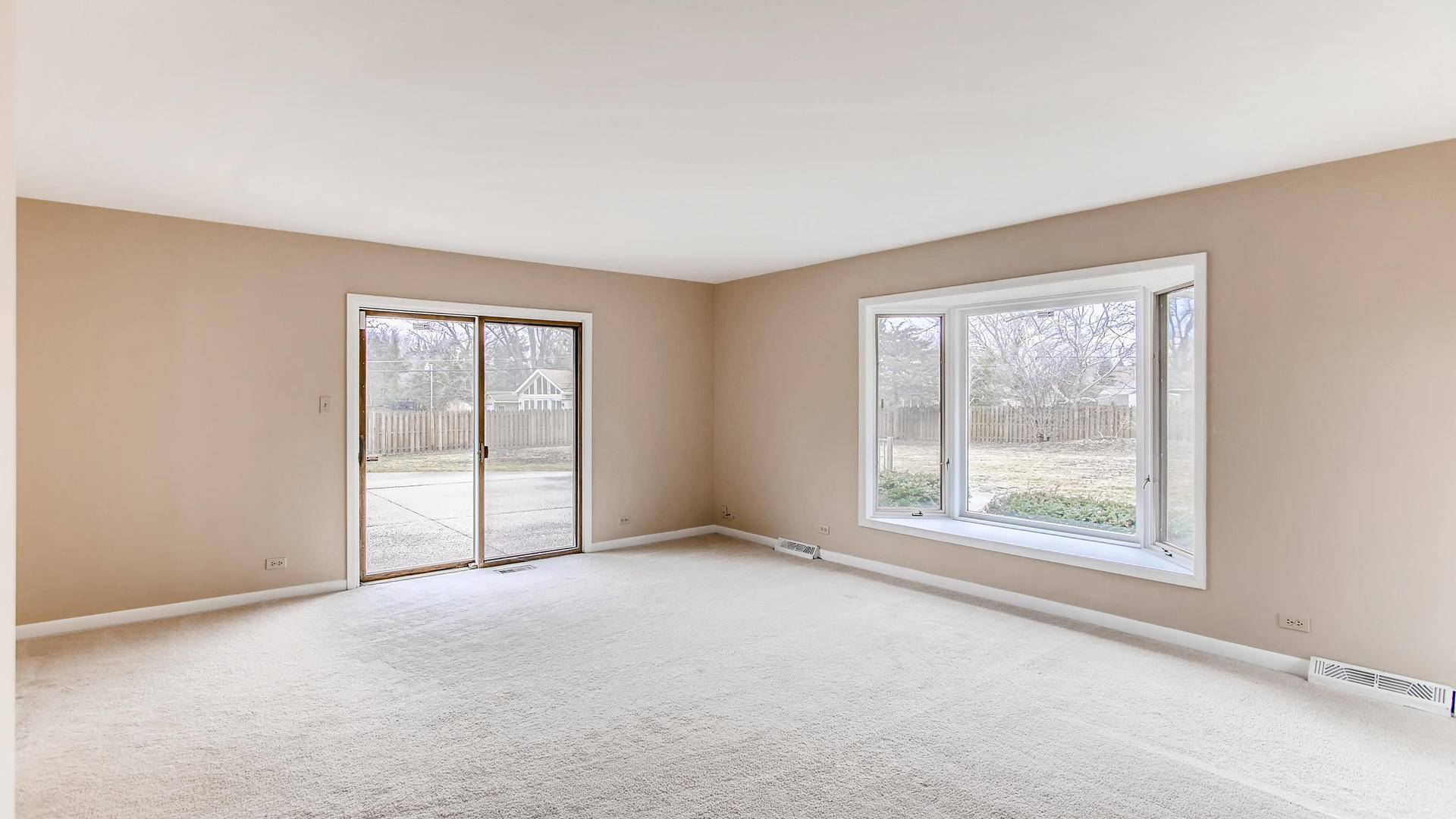22W678 Poplar Road Glen Ellyn, IL 60137 - Photo 21 of 37 an empty room with windows and closet