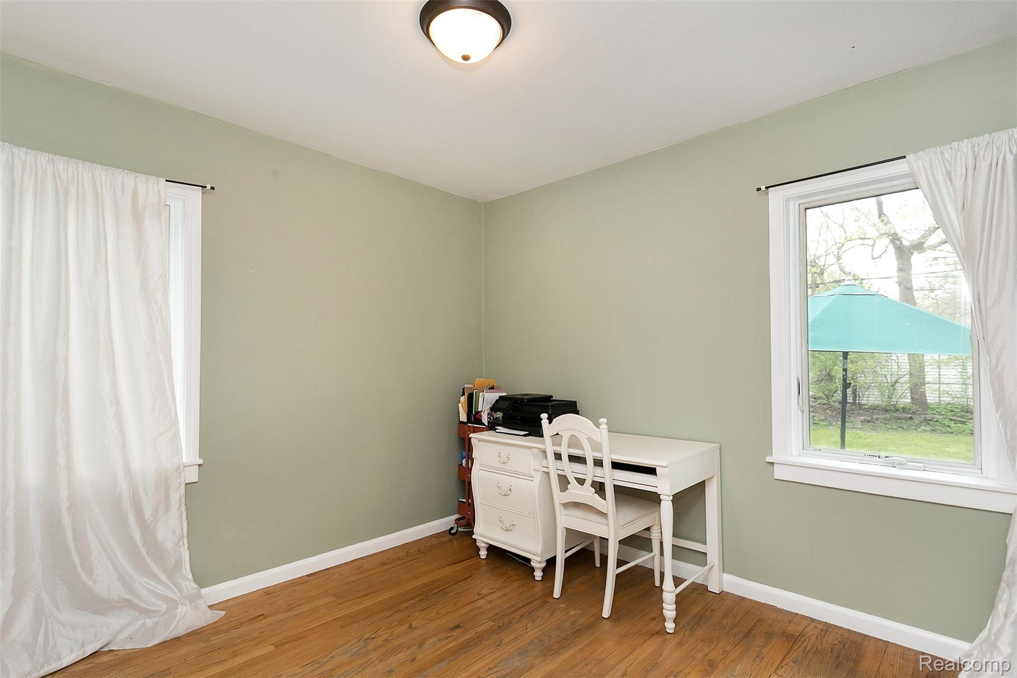 1591 Cambridge Road Berkley, MI 48072 - Photo 22 of 29 Bedroom 3