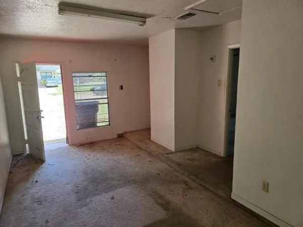 $144,900 | 522 Glencairn Drive, Dallas, TX 75232