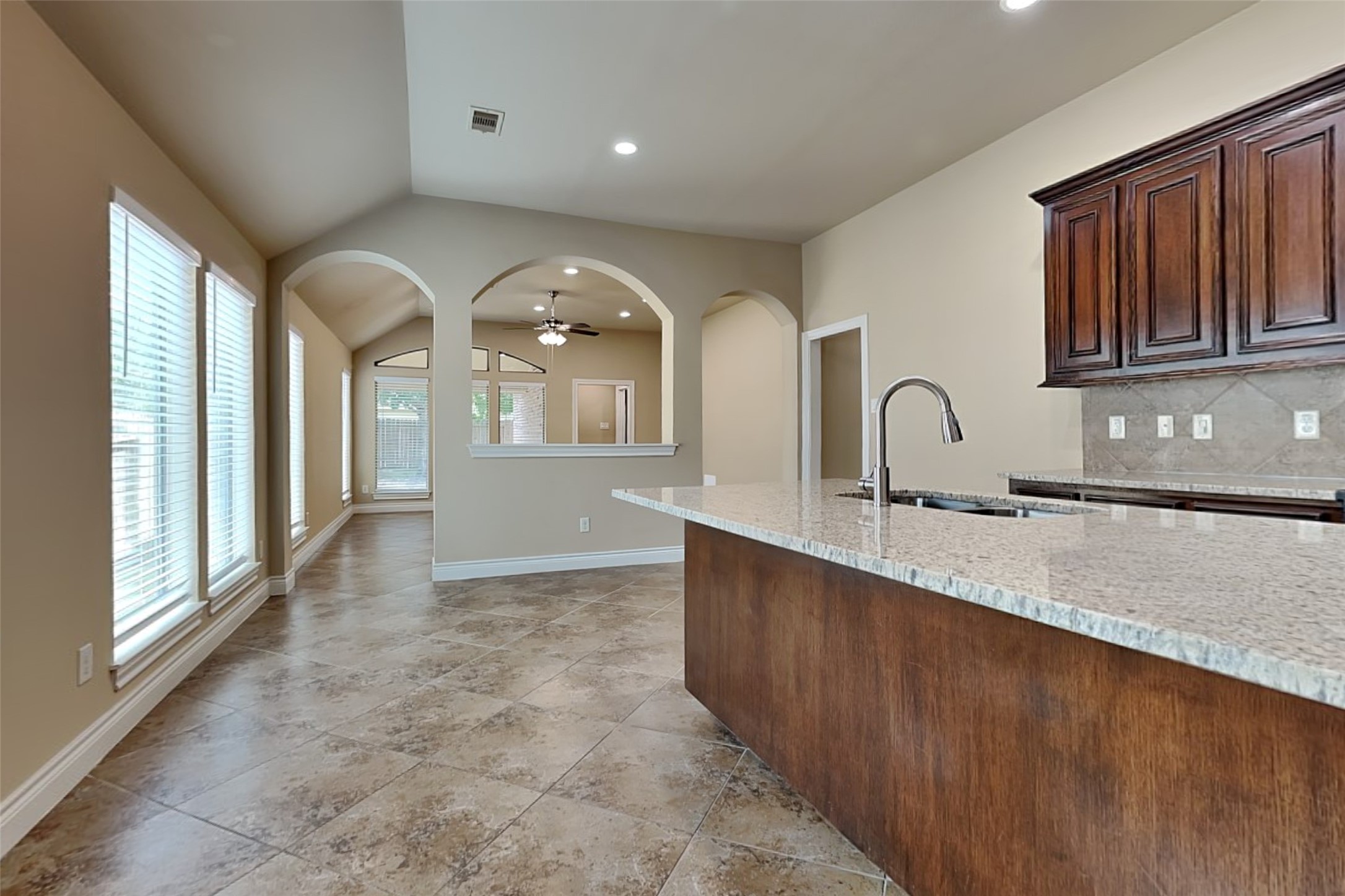 27407 Tracy Ridge Court Spring, TX 77386 - Photo 6 of 21 Gallery Image 6