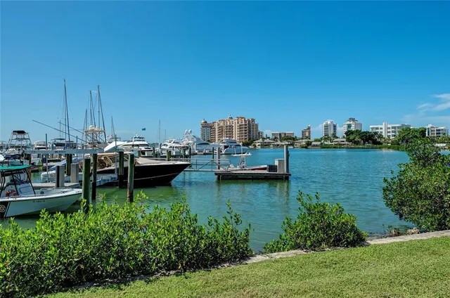 $2,750 | 1064 North Tamiami Trail, Unit 1635, Sarasota, FL 34236