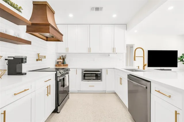 $839,700 | 1604 Northeast 16th Avenue, Fort Lauderdale, FL 33305