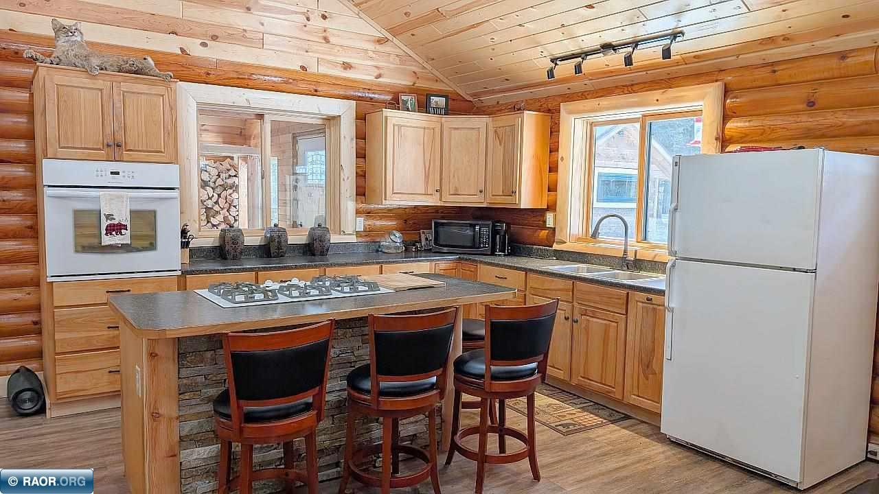 8854 River Road Angora, MN 55703 - Photo 8 of 37 Gallery Image 8