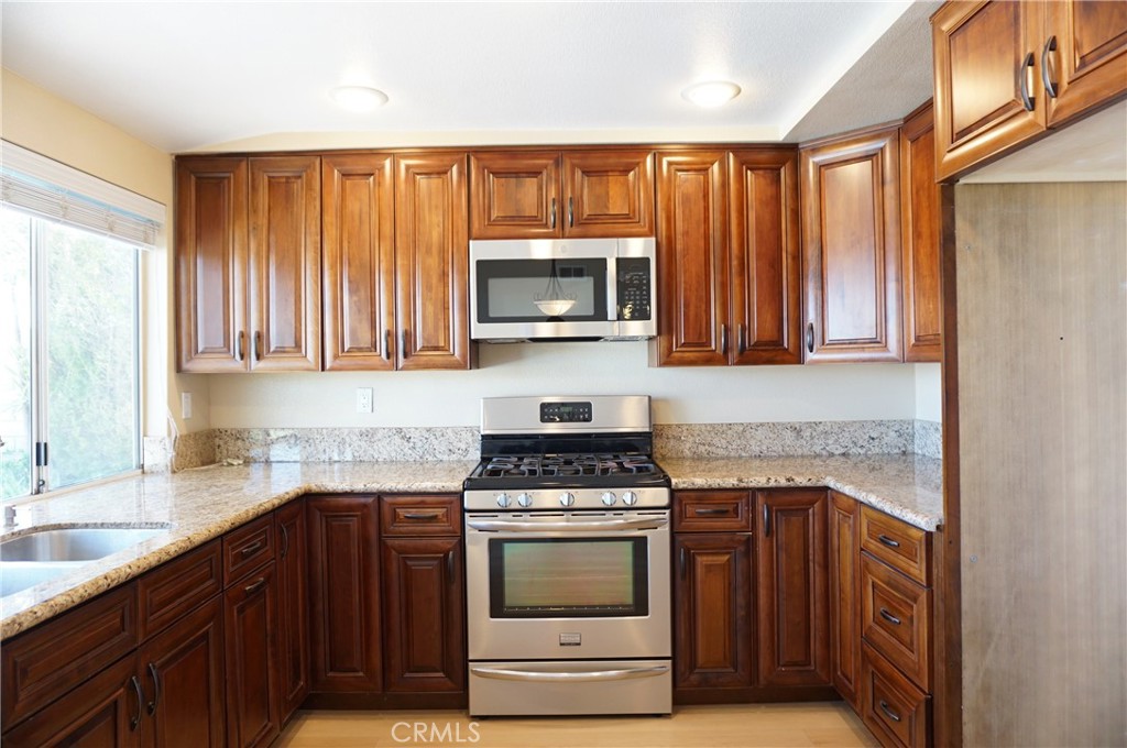19584 Shadow Glen Circle Porter Ranch, CA 91326 - Photo 13 of 75