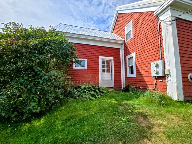 $394,900 | 1079 Belfast Road, Knox, ME 04986