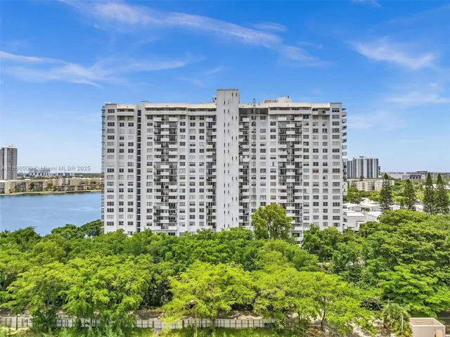 $199,000 | 2750 Northeast 183rd Street, Unit 1801, Aventura, FL 33160