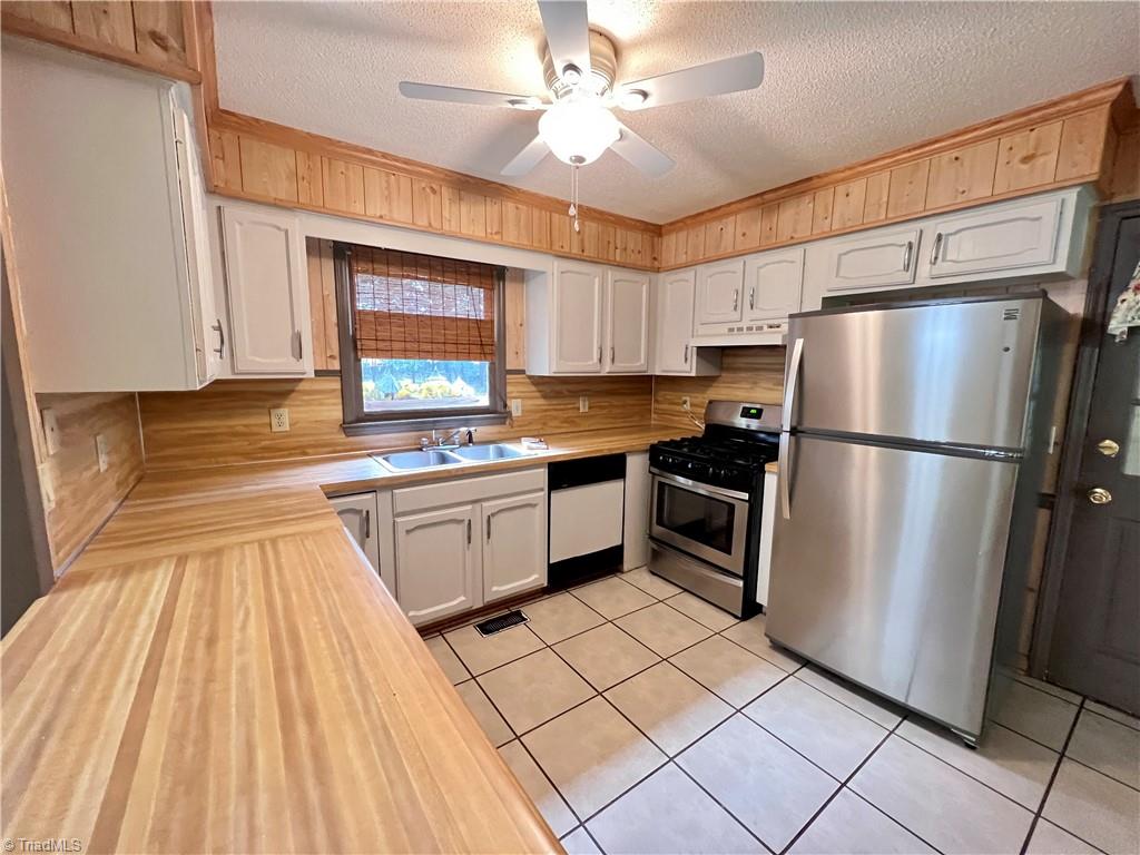 378 Farrar Store Road Stokesdale, NC 27357 - Photo 8 of 39 Gallery Image 8