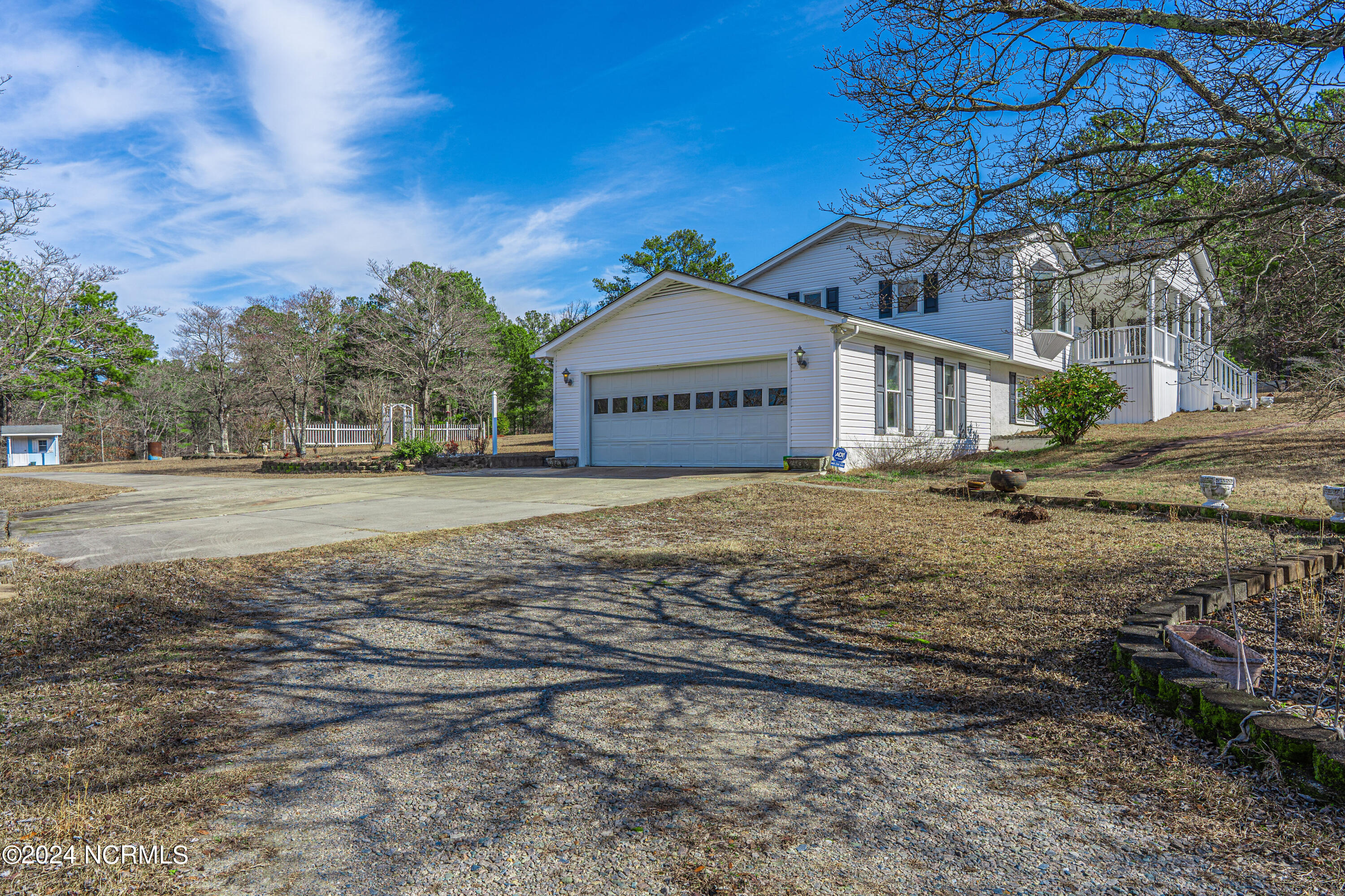 412 Pinecrest Court Road Aberdeen, NC 28315 - Photo 8 of 64 24' x 24' Side Load Garage with 18' garage door