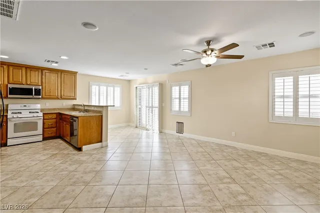 $1,900 | 8325 West Wildwood Glen Drive, Las Vegas, NV 89131