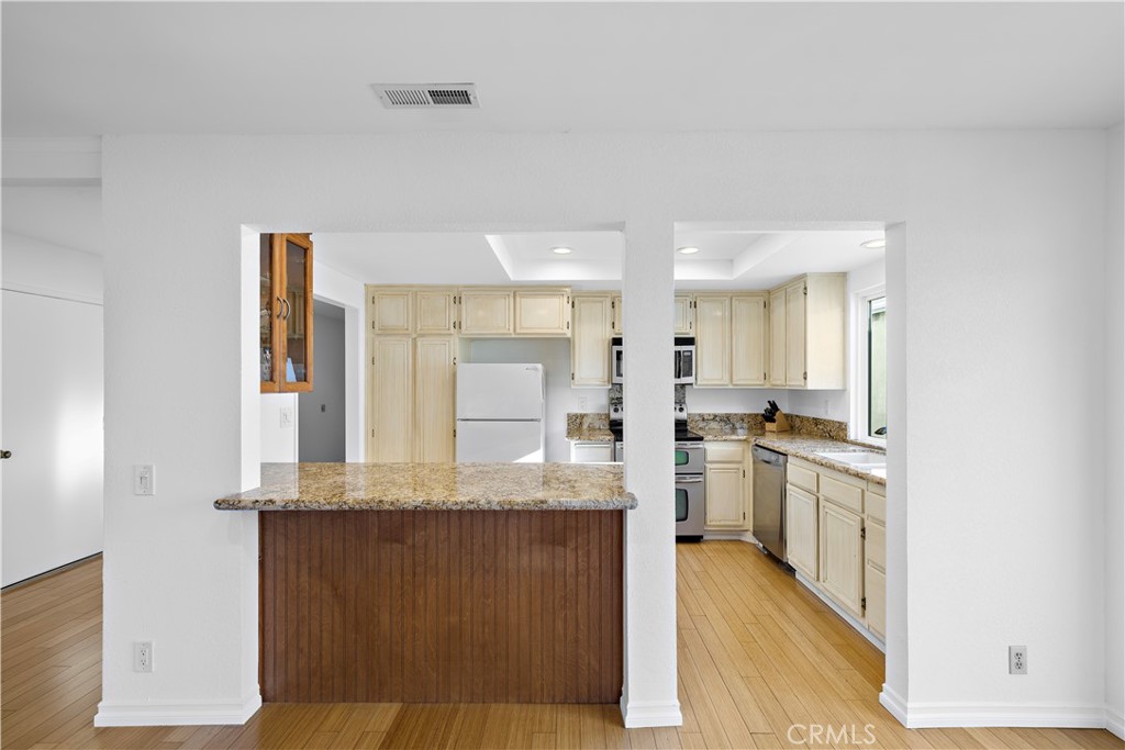 28402 Pacheco Mission Viejo, CA 92692 - Photo 12 of 40