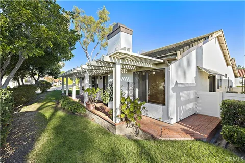 $949,900 | 28402 Pacheco, Mission Viejo, CA 92692