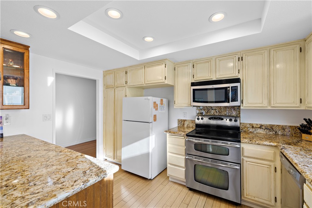 28402 Pacheco Mission Viejo, CA 92692 - Photo 10 of 40