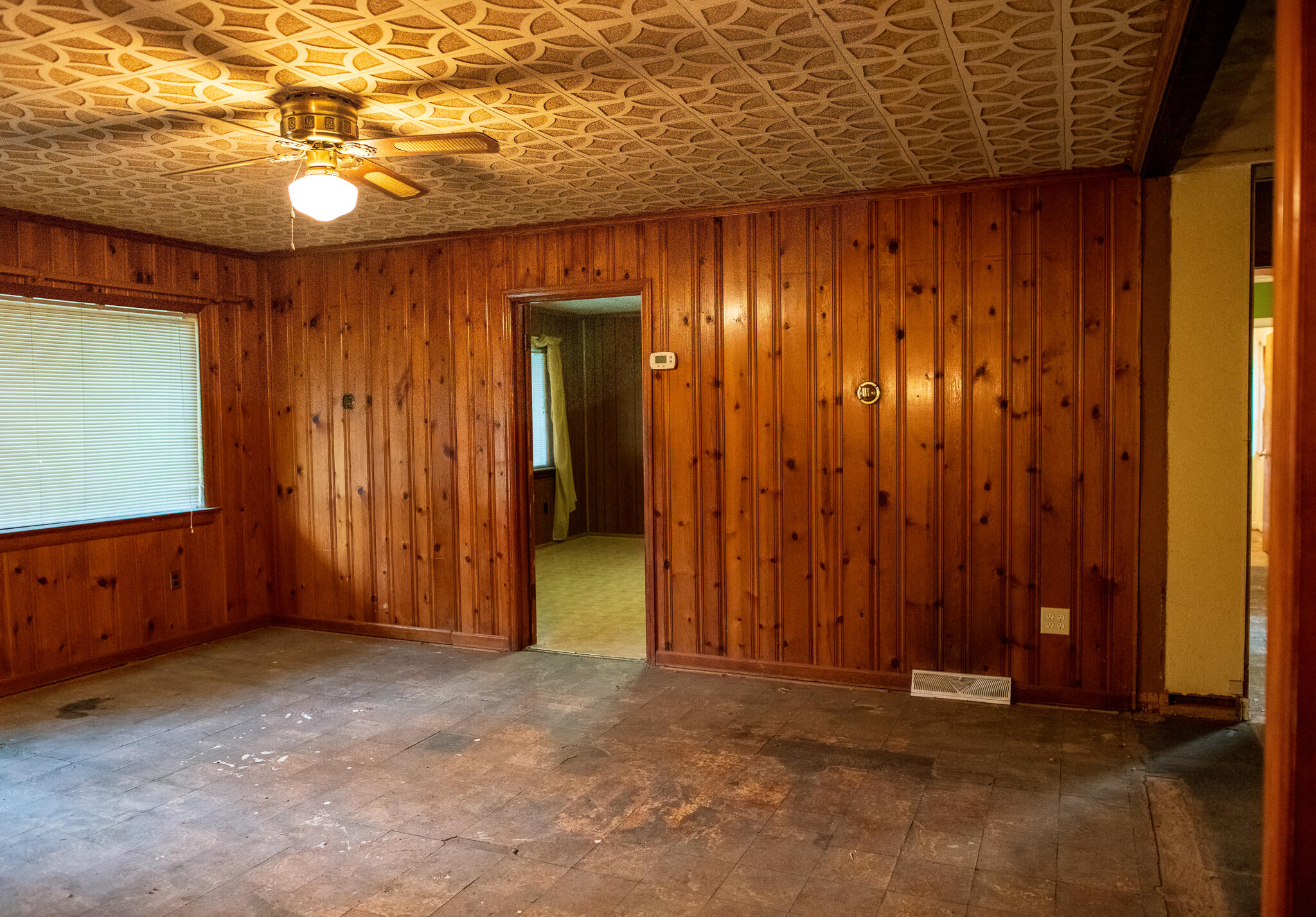 5405 Roanoke Road Troutville, VA 24175 - Photo 16 of 23 Living Room