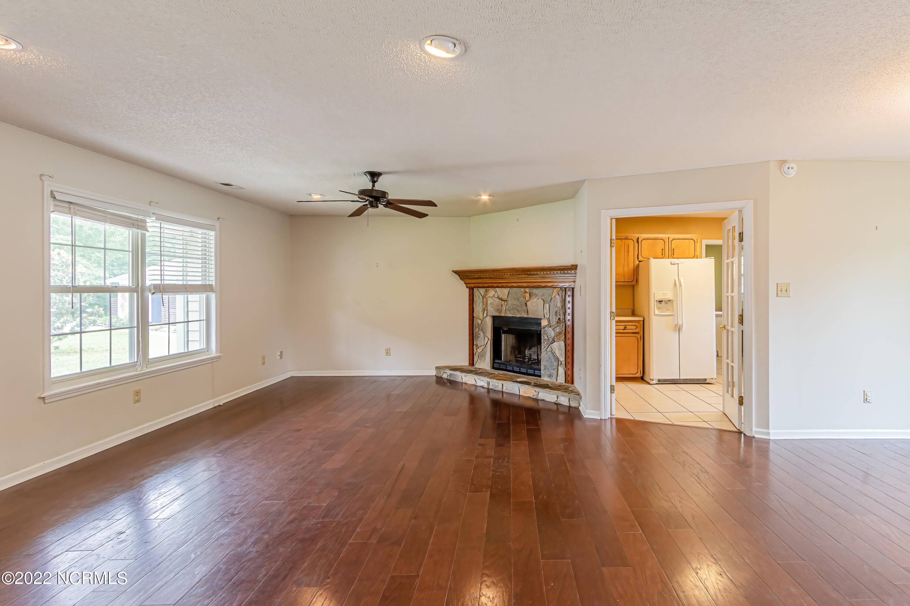 522 Fox Run Road Jacksonville, NC 28546 - Photo 5 of 45 amanda (6 of 50)