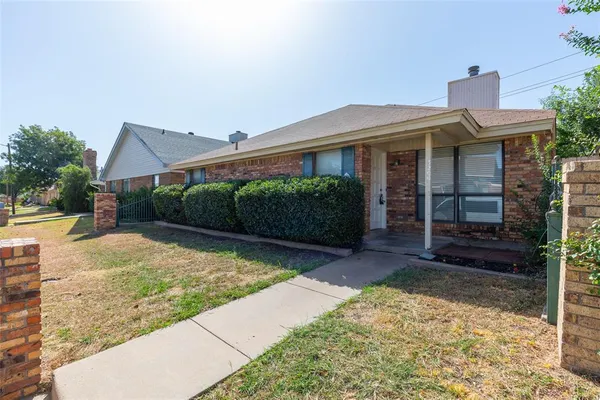 $2,300 | 3209 Chimney Circle, Abilene, TX 79606