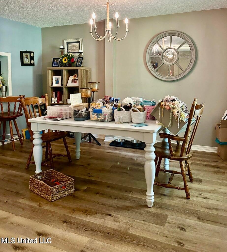 15173 Lorraine Road Biloxi, MS 39532 - Photo 13 of 26 17