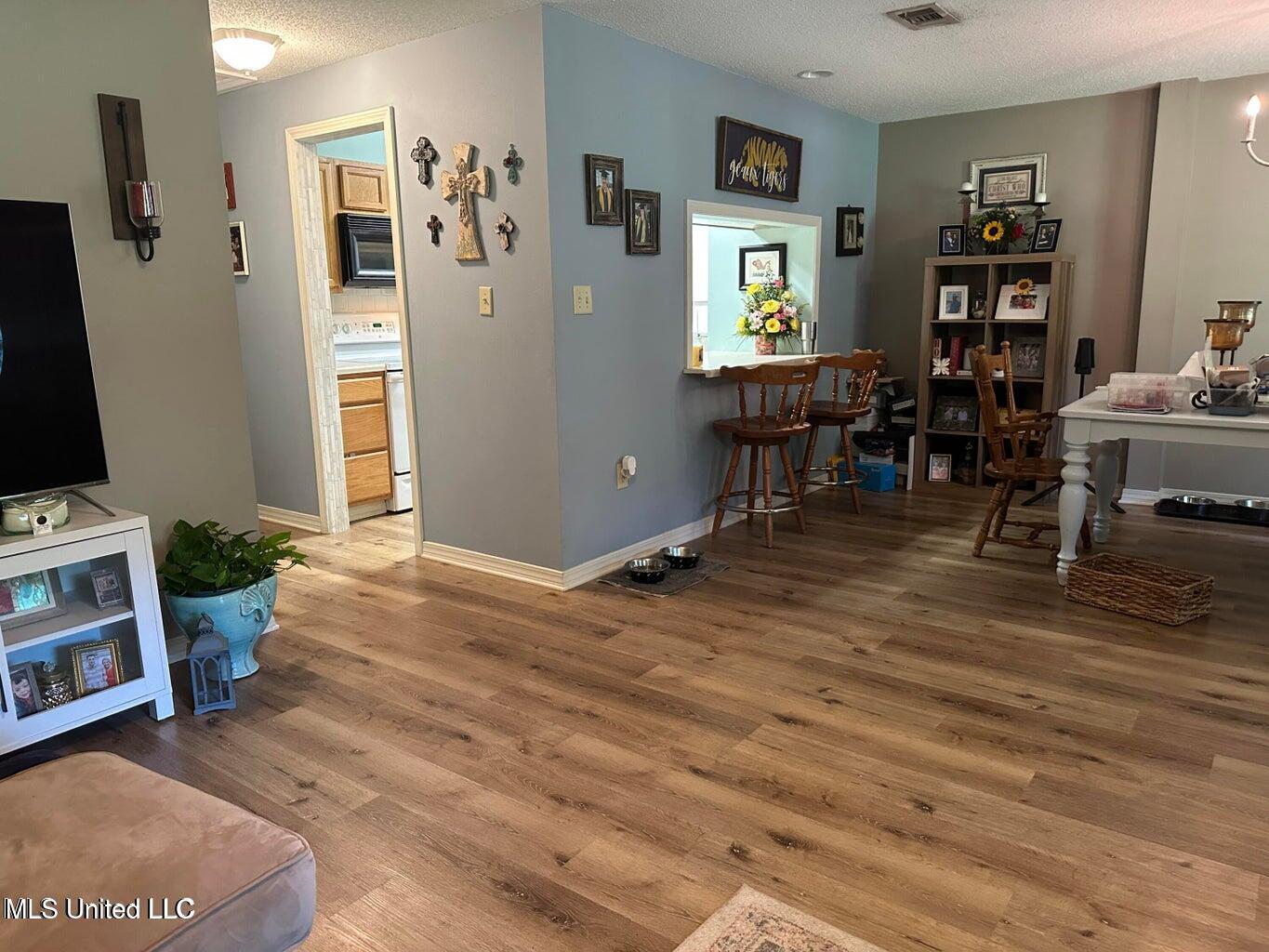 15173 Lorraine Road Biloxi, MS 39532 - Photo 14 of 26 16