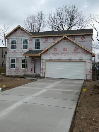 $344,900 | 1106 Cedarwood Street, Greenville, MI 48838