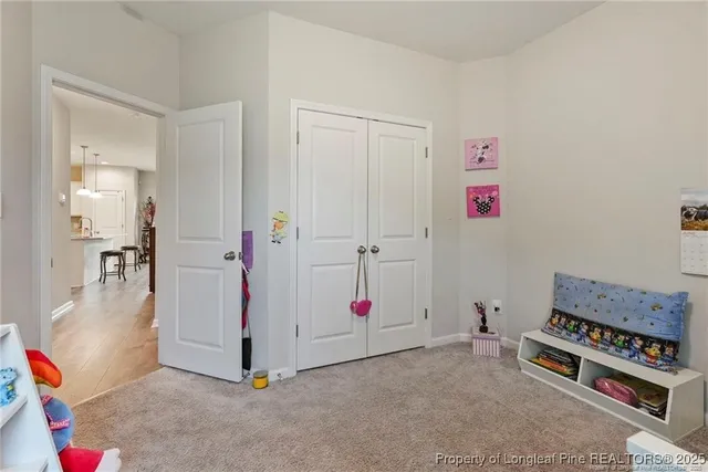 a view of an entryway with workspace