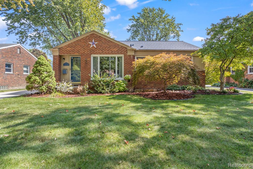 9950 Henry Ruff Road Livonia, MI 48150 - Photo 3 of 31